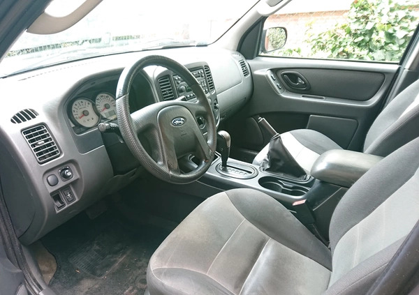 Ford Escape cena 12100 przebieg: 210000, rok produkcji 2006 z Wrocław małe 11